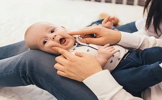 كيفية استخدام مقياس التأكسج النبضي على الطفل ؟